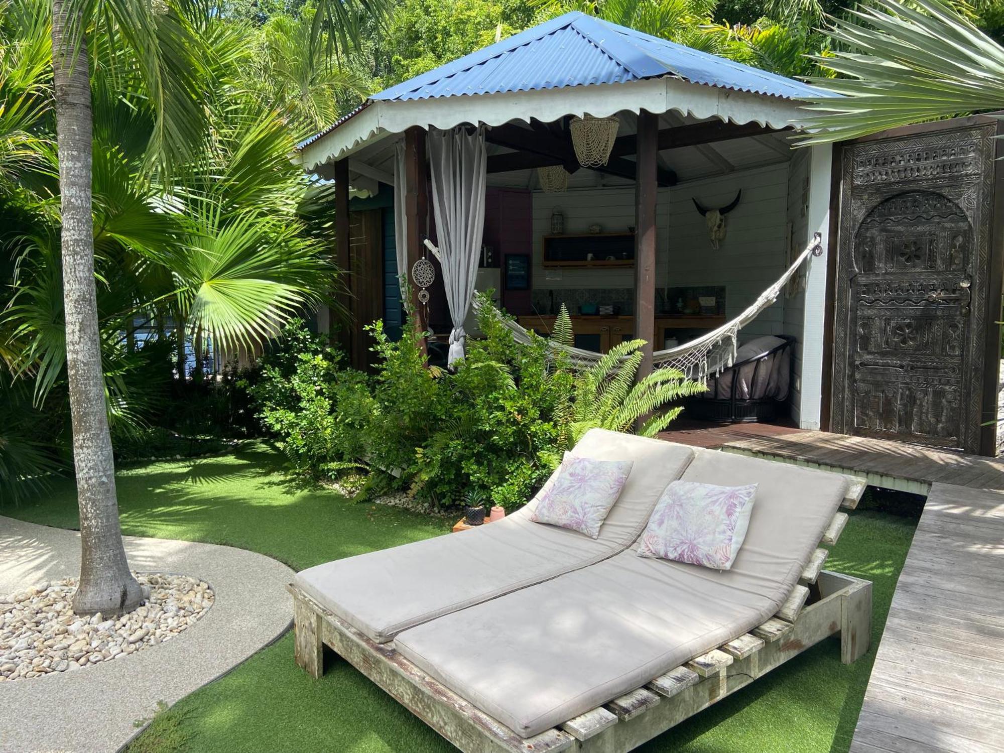 Tiki Paradise Lodge Fwi Sainte-Anne  Ngoại thất bức ảnh